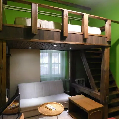 Lakas Apartment *