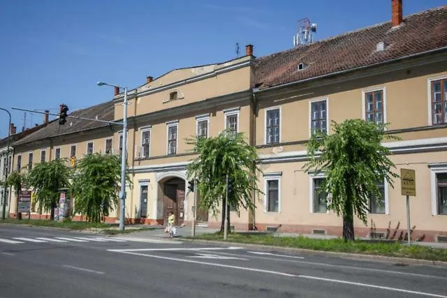 Lakas アパート *